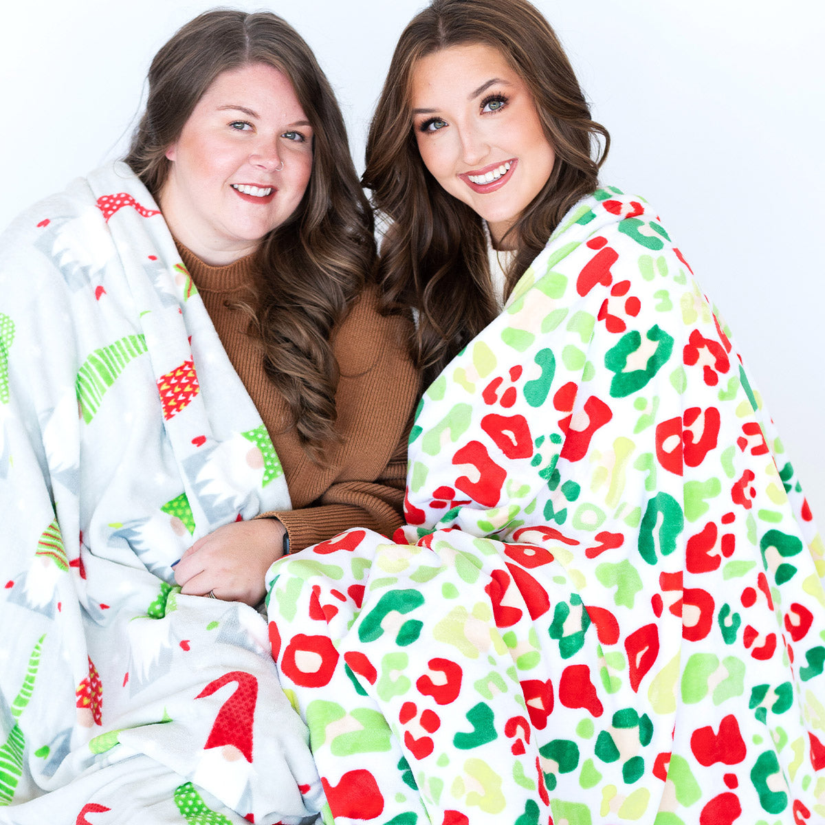 ✏️ Plush Christmas Blanket - Soft Polyester Throw - Festive Leopard (Customizable)